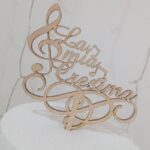 Topper in legno per torte ed eventi misura minima 16x13cm.