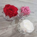 Rosa eterna e profumata in corona di cristallo misura diametro 6cm altezza 7cm